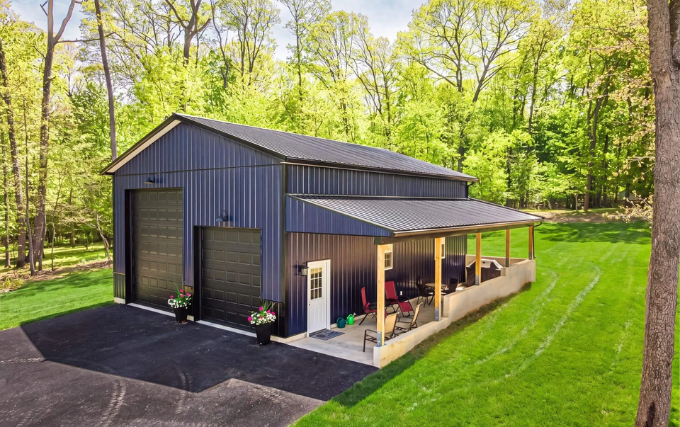 Pole barn